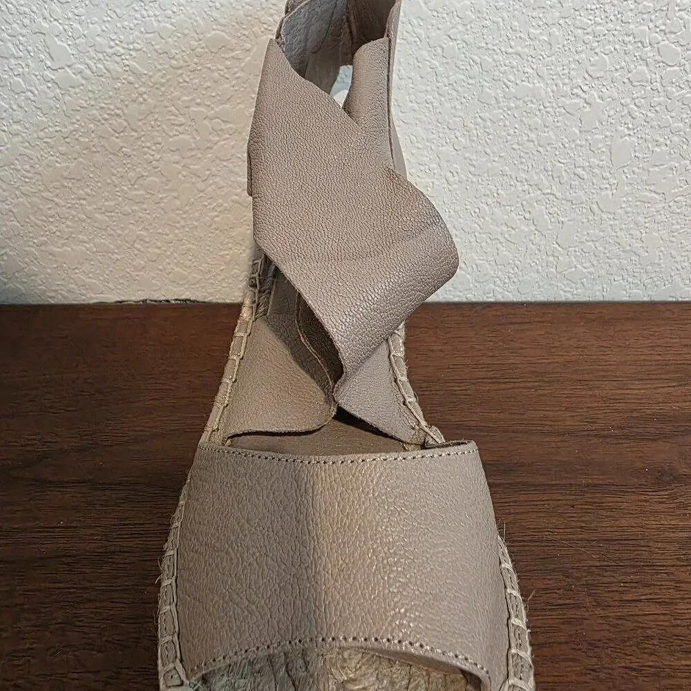 Eileen Fisher - Willow Tumbled Leather Wedge Espadrille Sz 9